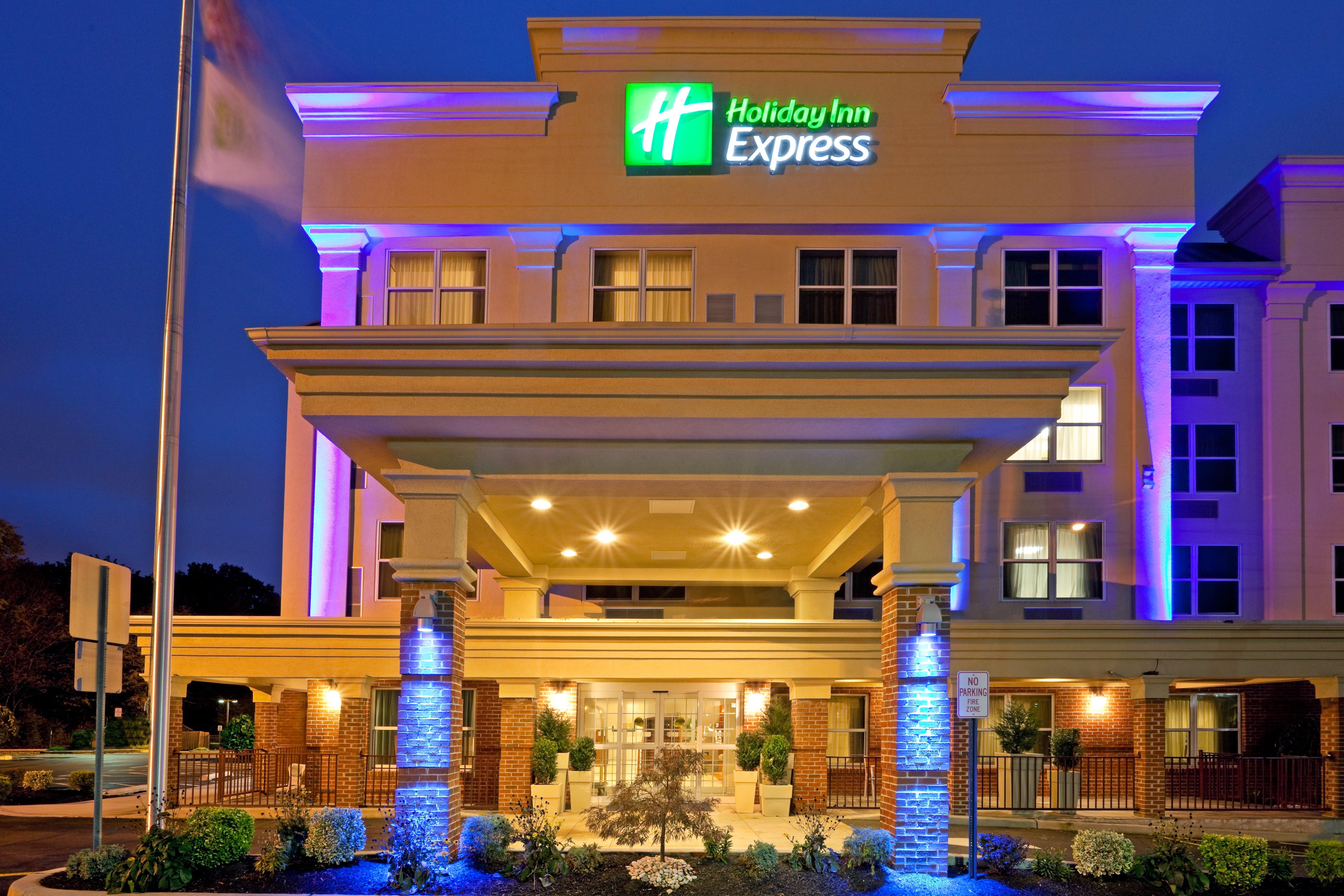 Holiday Inn Express Woodbridge, An Ihg Hotel Avenel Exterior photo