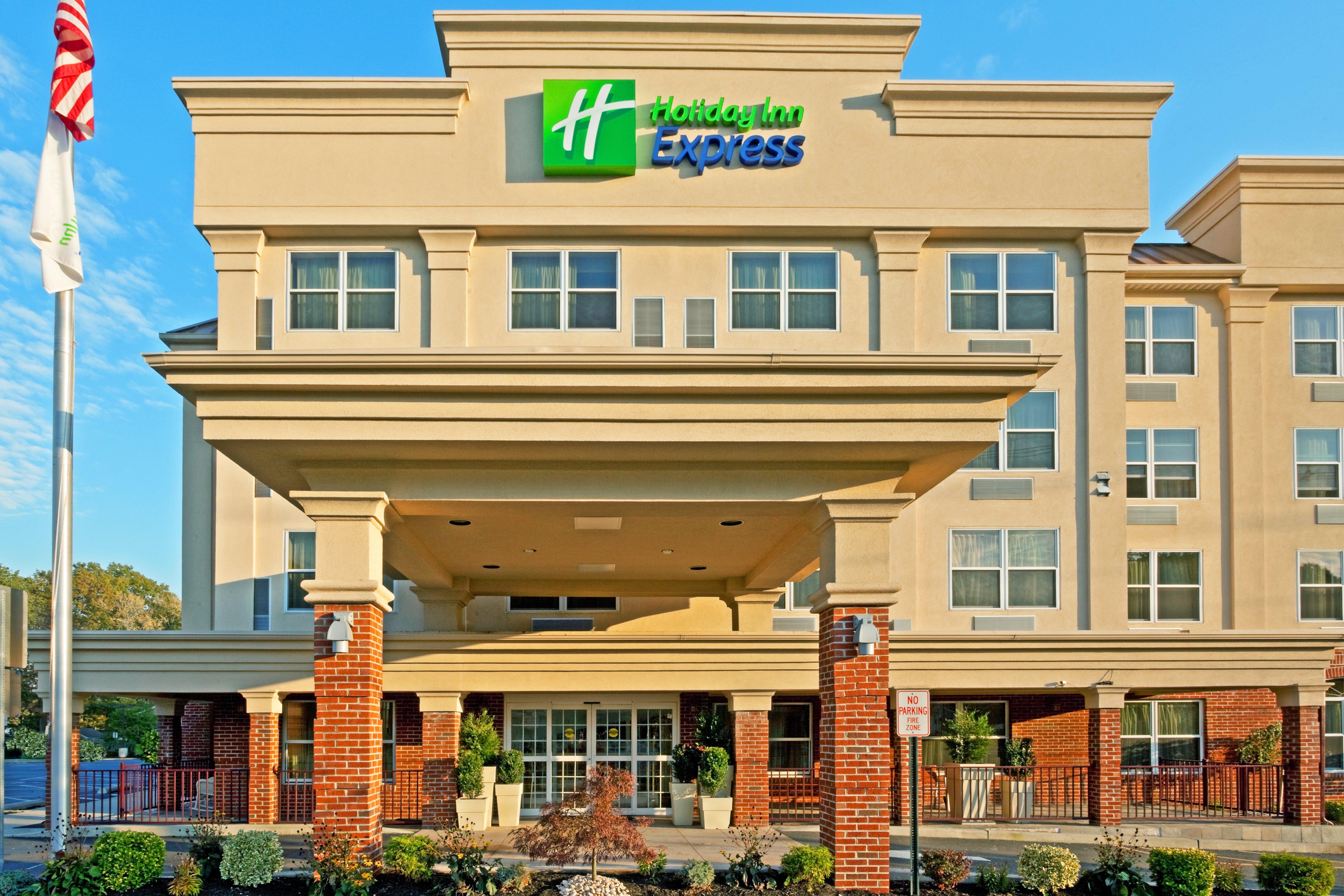 Holiday Inn Express Woodbridge, An Ihg Hotel Avenel Exterior photo