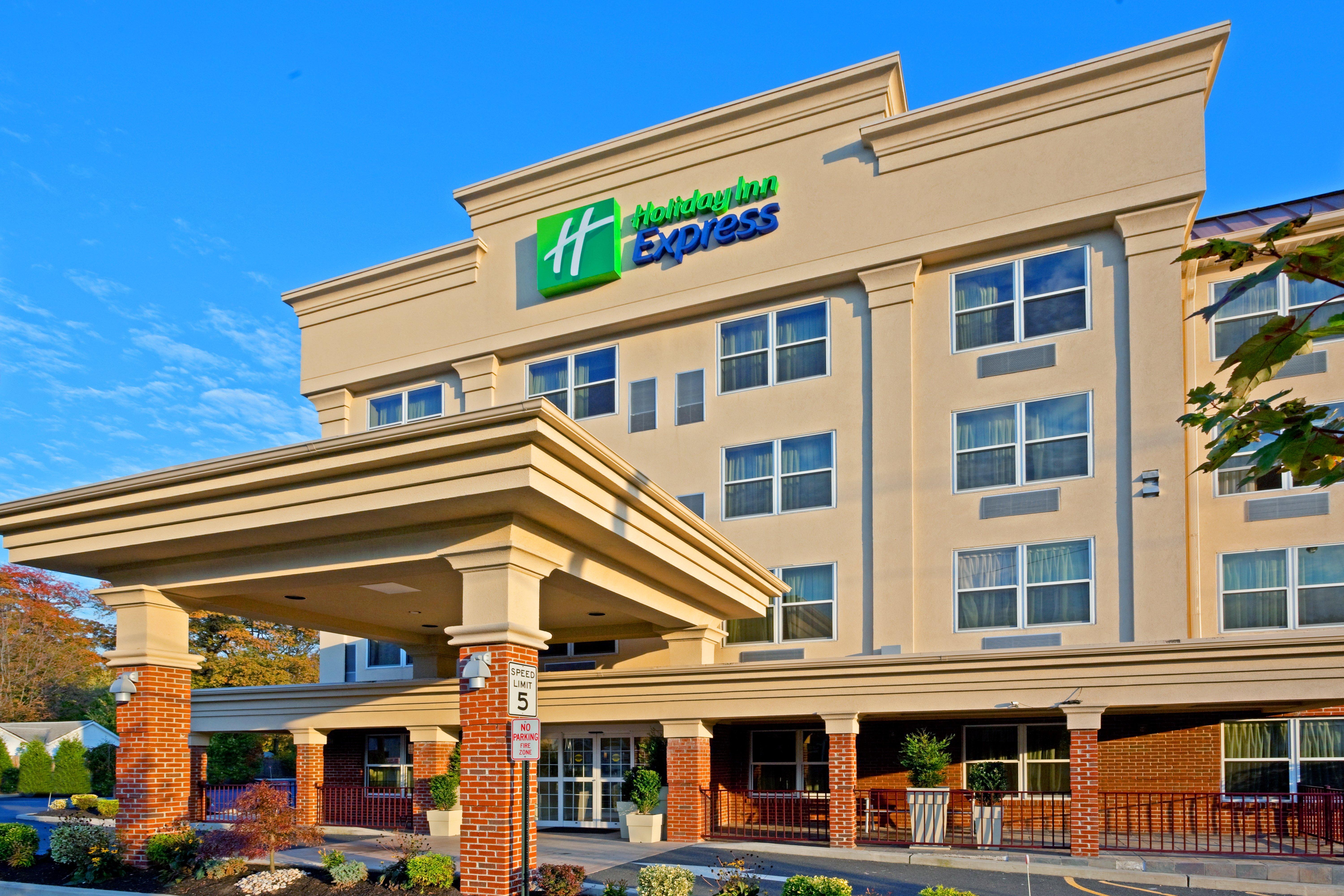 Holiday Inn Express Woodbridge, An Ihg Hotel Avenel Exterior photo